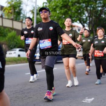 Runner Photo 4140575