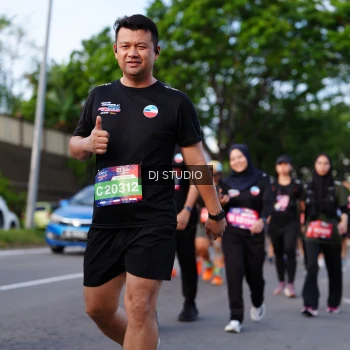 Runner Photo 4140696
