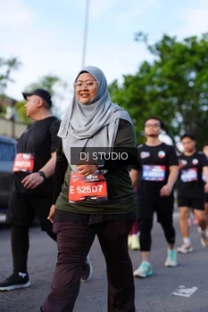 Runner Photo 4140733