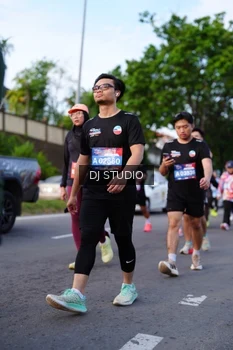 Runner Photo 4140735
