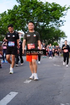Runner Photo 4140755
