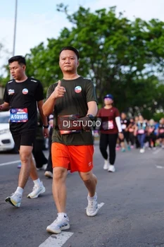 Runner Photo 4140757
