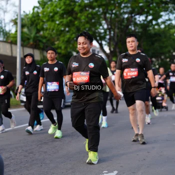 Runner Photo 4140798