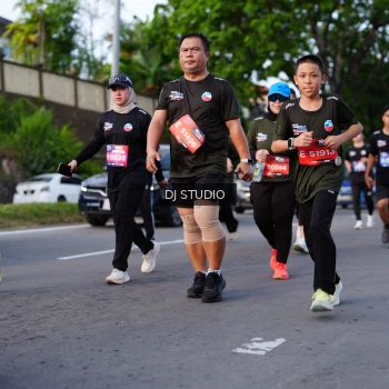 Runner Photo 4140808