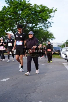 Runner Photo 4140877