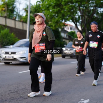 Runner Photo 4140913