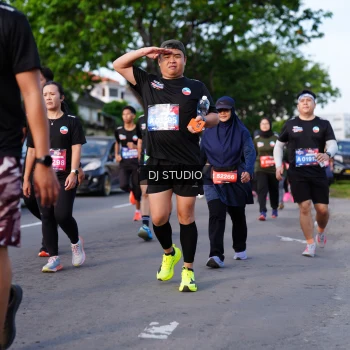 Runner Photo 4140958