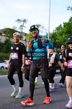 Runner Photo 4141174