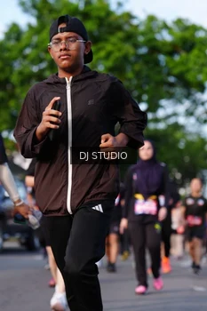 Runner Photo 4141453