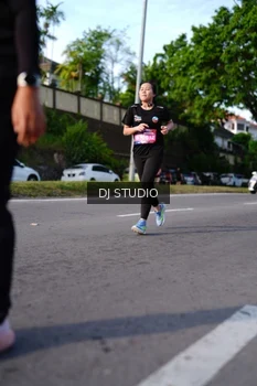 Runner Photo 4141624
