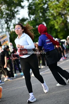 Runner Photo 4142118