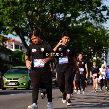 Runner Photo 4142343