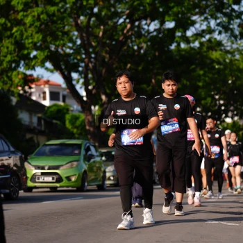 Runner Photo 4142345