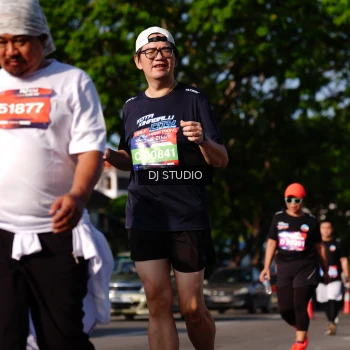 Runner Photo 4142359
