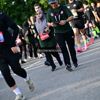 Runner Photo 4142373