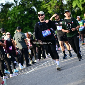 Runner Photo 4142374