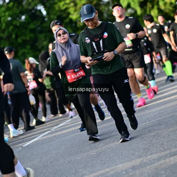 Runner Photo 4142379