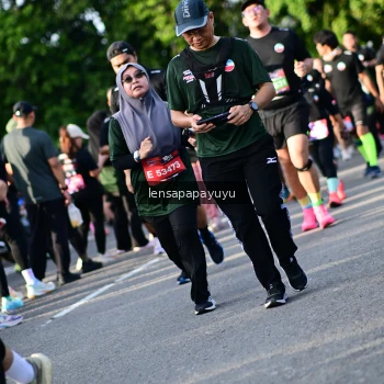 Runner Photo 4142383