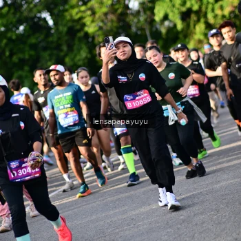 Runner Photo 4142384