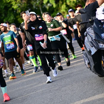Runner Photo 4142385