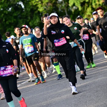 Runner Photo 4142386