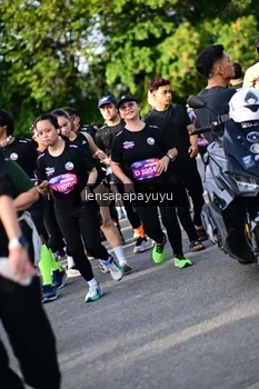 Runner Photo 4142395