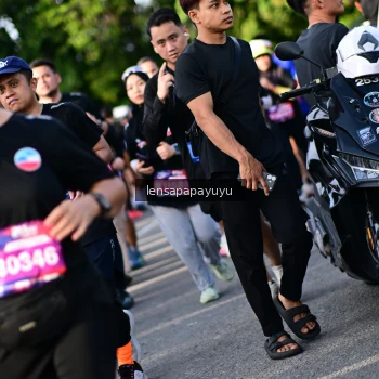 Runner Photo 4142396