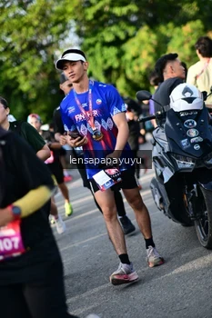 Runner Photo 4142415