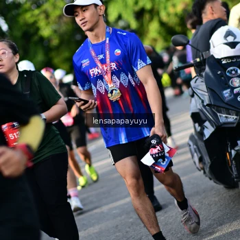 Runner Photo 4142417