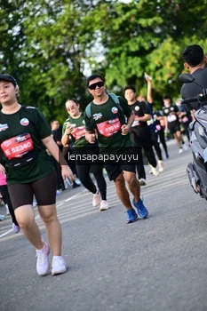 Runner Photo 4142429