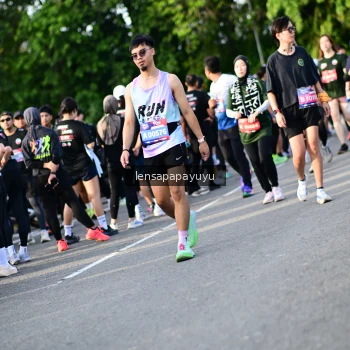Runner Photo 4142454