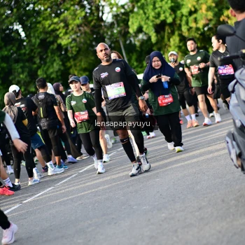 Runner Photo 4142455