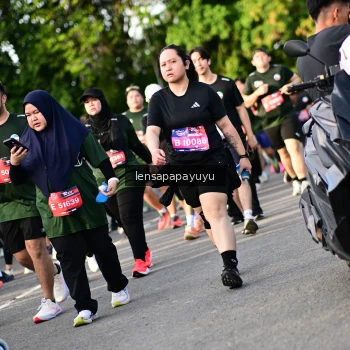 Runner Photo 4142458