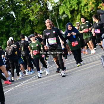 Runner Photo 4142459