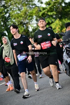 Runner Photo 4142472