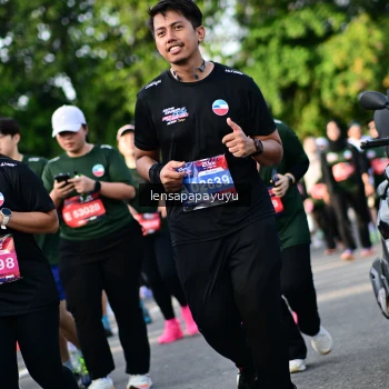 Runner Photo 4142475
