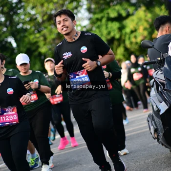 Runner Photo 4142476