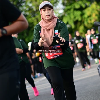 Runner Photo 4142479