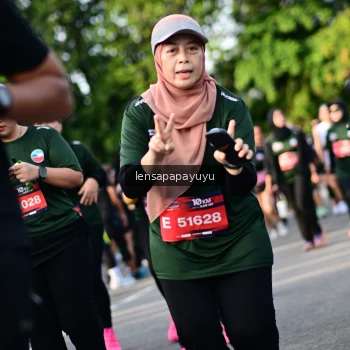Runner Photo 4142483