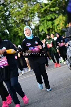 Runner Photo 4142485