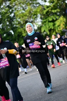 Runner Photo 4142487