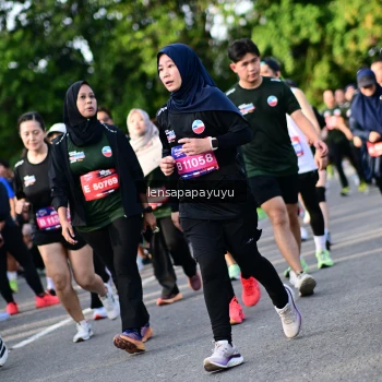 Runner Photo 4142496