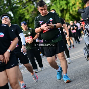 Runner Photo 4142519
