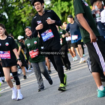 Runner Photo 4142544
