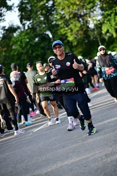 Runner Photo 4142551