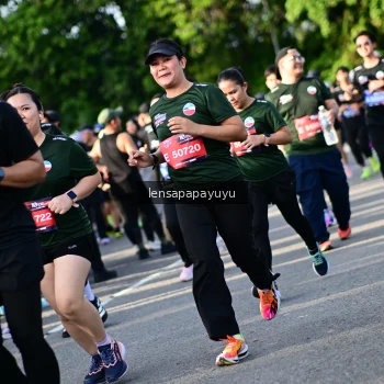 Runner Photo 4142573