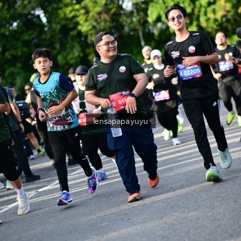 Runner Photo 4142580