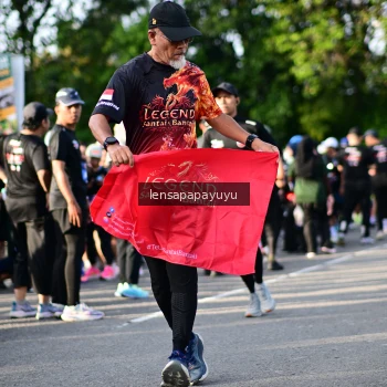 Runner Photo 4142594