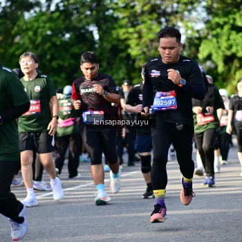 Runner Photo 4142616