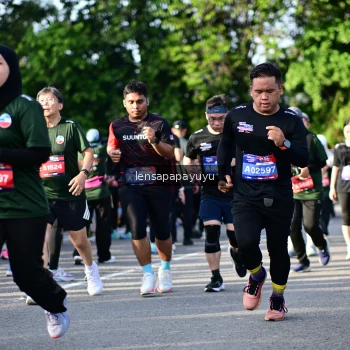 Runner Photo 4142617